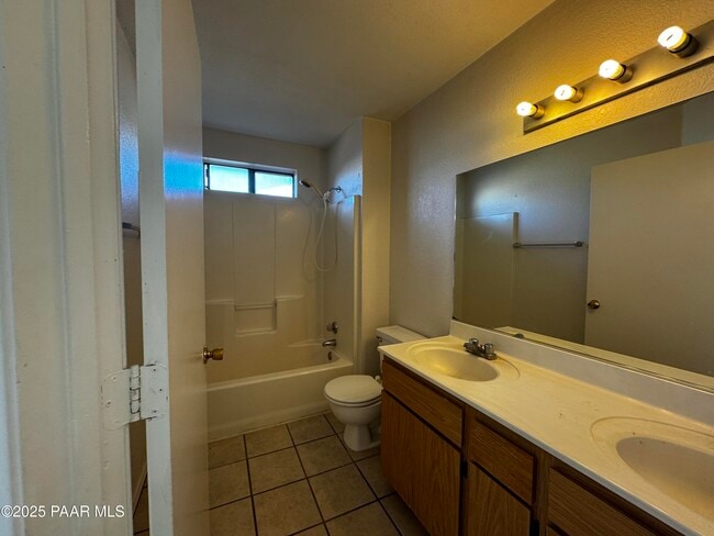 Building Photo - 3812 N Tani Rd