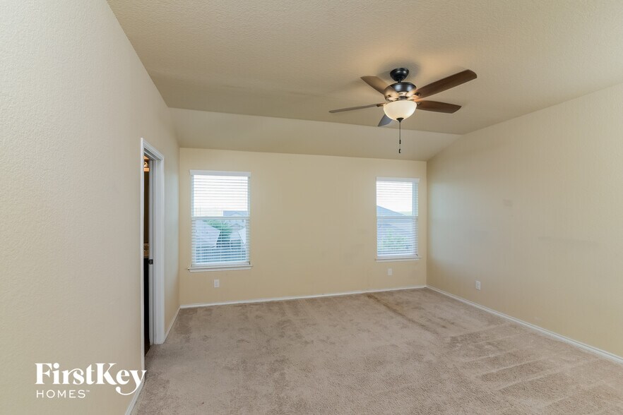 Building Photo - 7106 Phoebe View