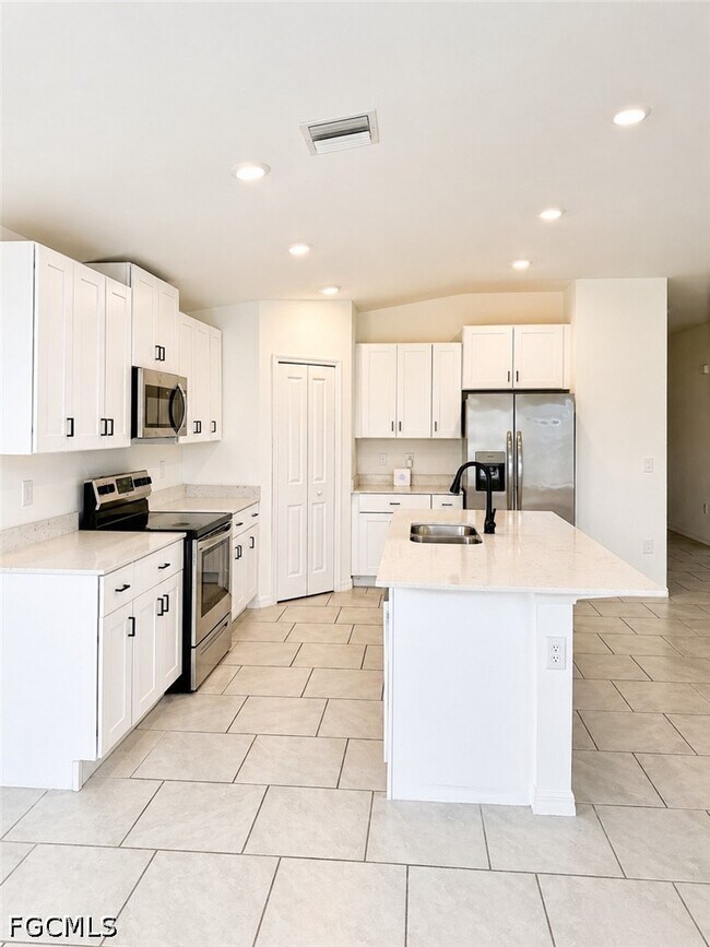 Building Photo - 4117 San Clemente Ct