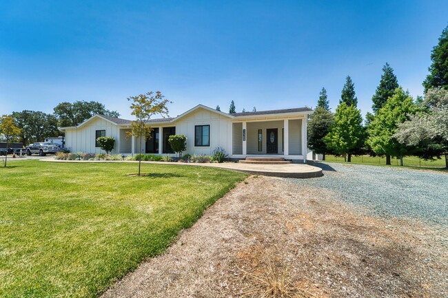 Primary Photo - Escape to the Country – Beautiful 3 Bed, 2...