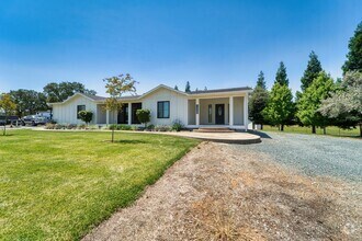Building Photo - Escape to the Country – Beautiful 3 Bed, 2...