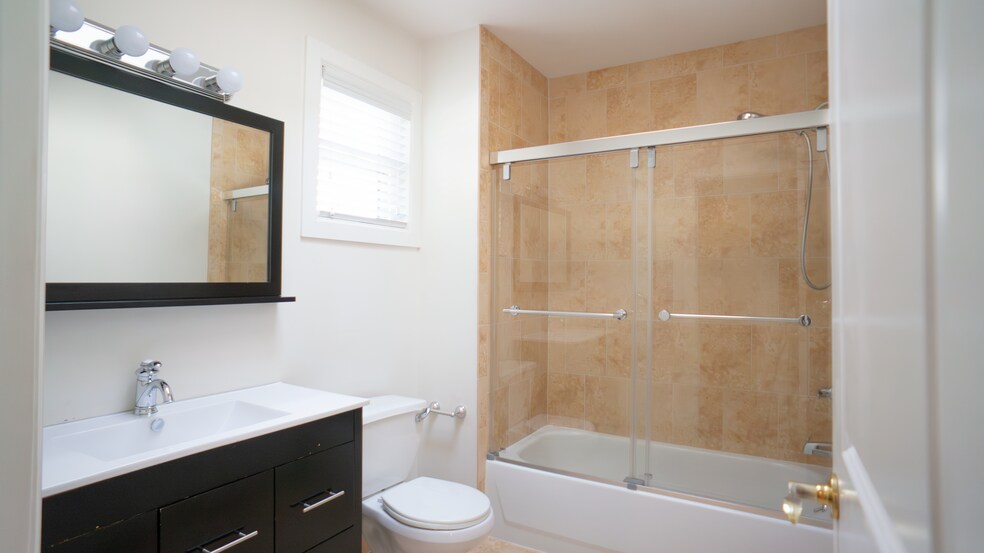 Third Floor Bathroom - 31 Hackensack Plank Rd