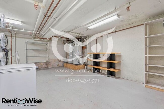 Building Photo - 727 Moraga St