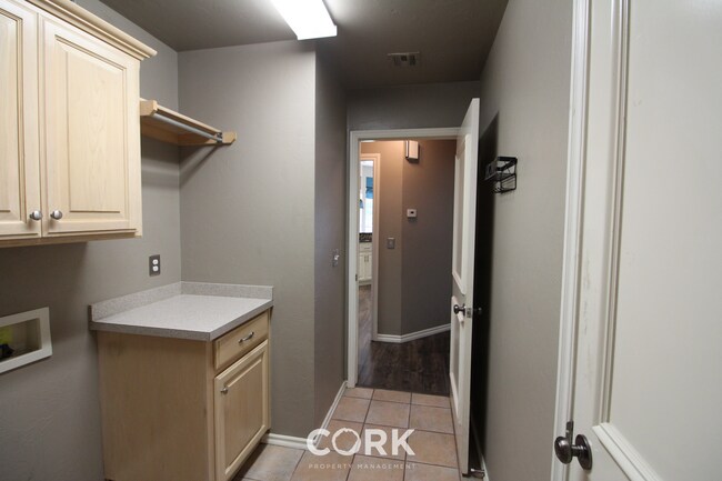 Building Photo - 2808 Stonebrook Rd
