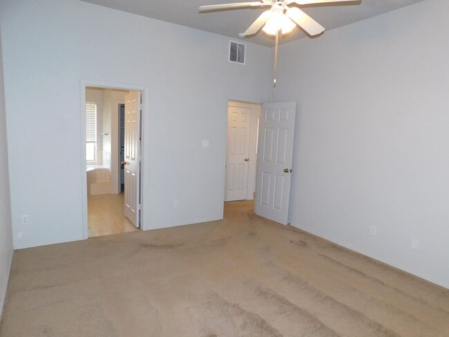 Building Photo - 3 BED 2 BATH IN YUMA EAST!