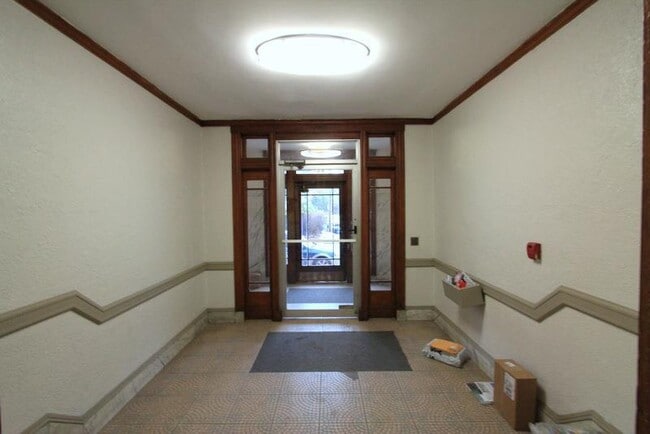 Building Photo - 15 Linnaean St