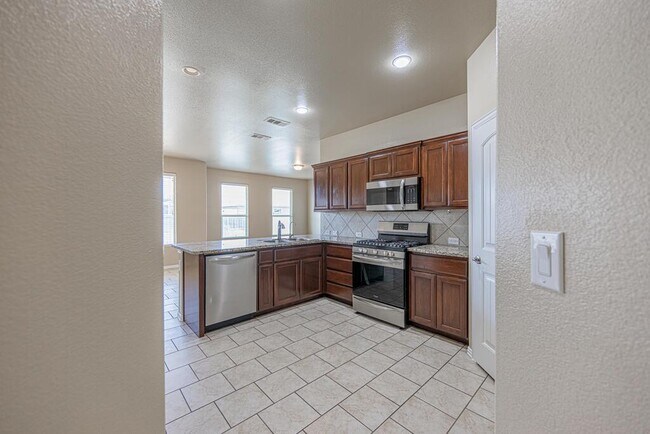 Building Photo - 7216 Brooks Ranch Rd