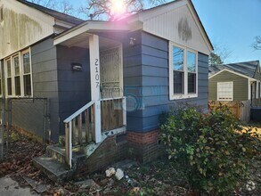 Building Photo - Great Family Home! 4BR 2 BA