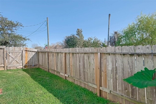 Building Photo - 3508 Garrow St