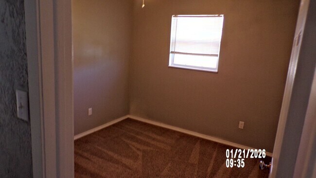 Building Photo - NICE HOME IN THE RIDGECREST AREA. PETS NEGOTIABLE WITH OWNERS APPROVAL