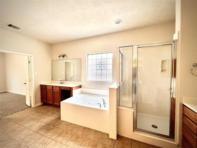 Building Photo - 6718 Glenkirk Pl