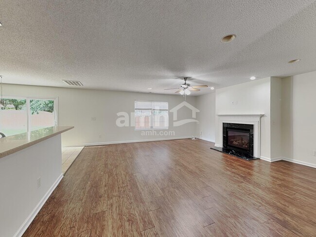 Building Photo - 2305 Apple Glen Ln