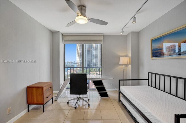 Building Photo - 19667 Turnberry Way