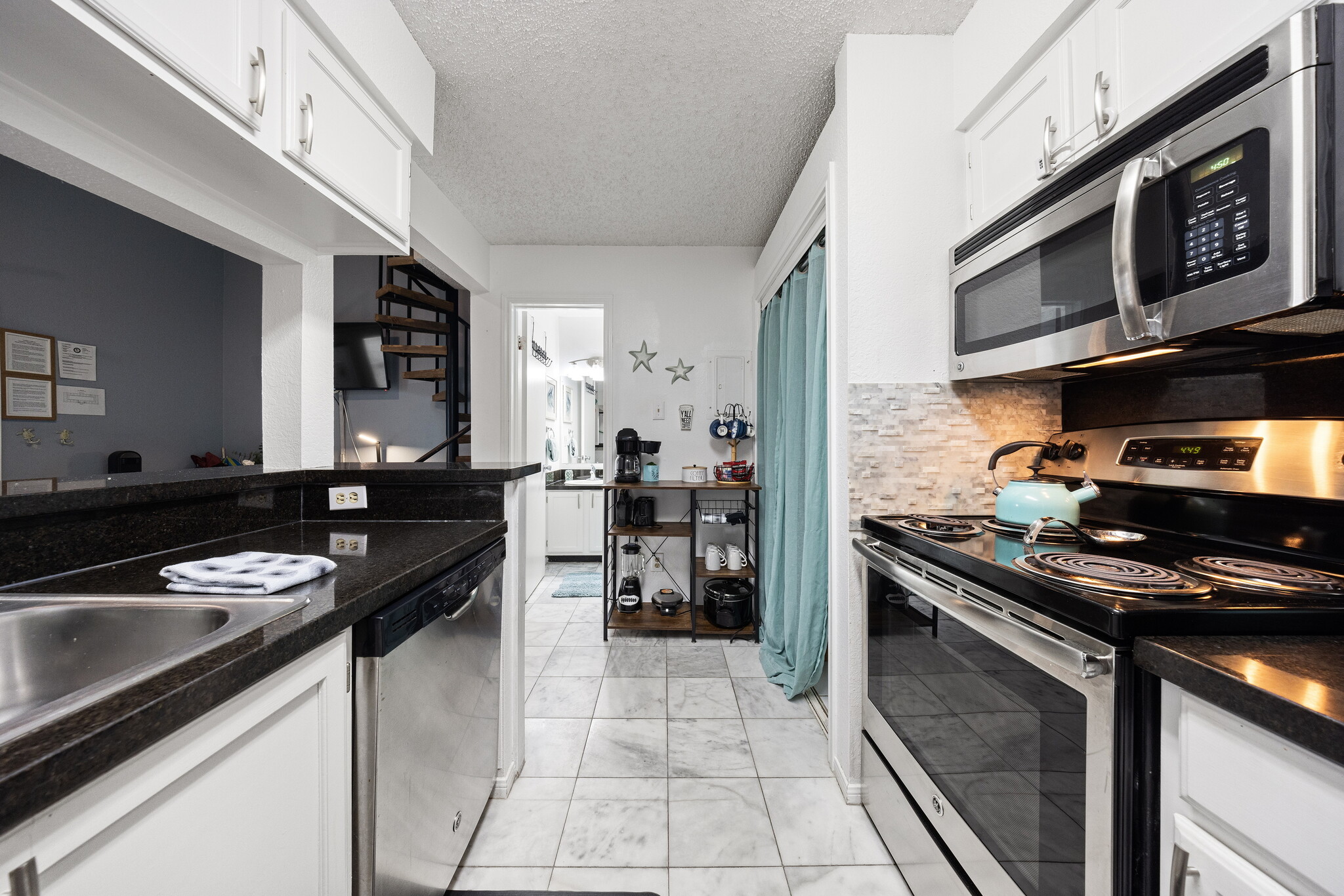 Building Photo - 14825 Windward Dr