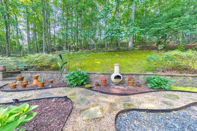 Building Photo - 1502 Rockcrest Way
