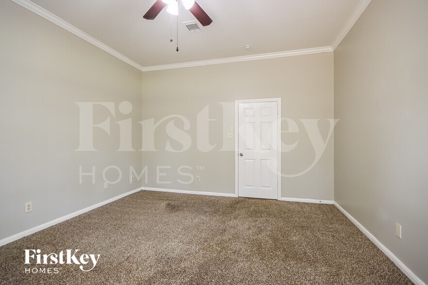 Building Photo - 4030 Echo Mountain Dr