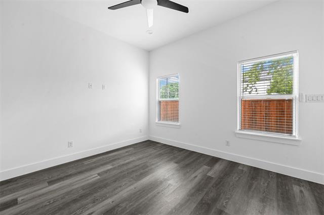Building Photo - 3018 Henry St