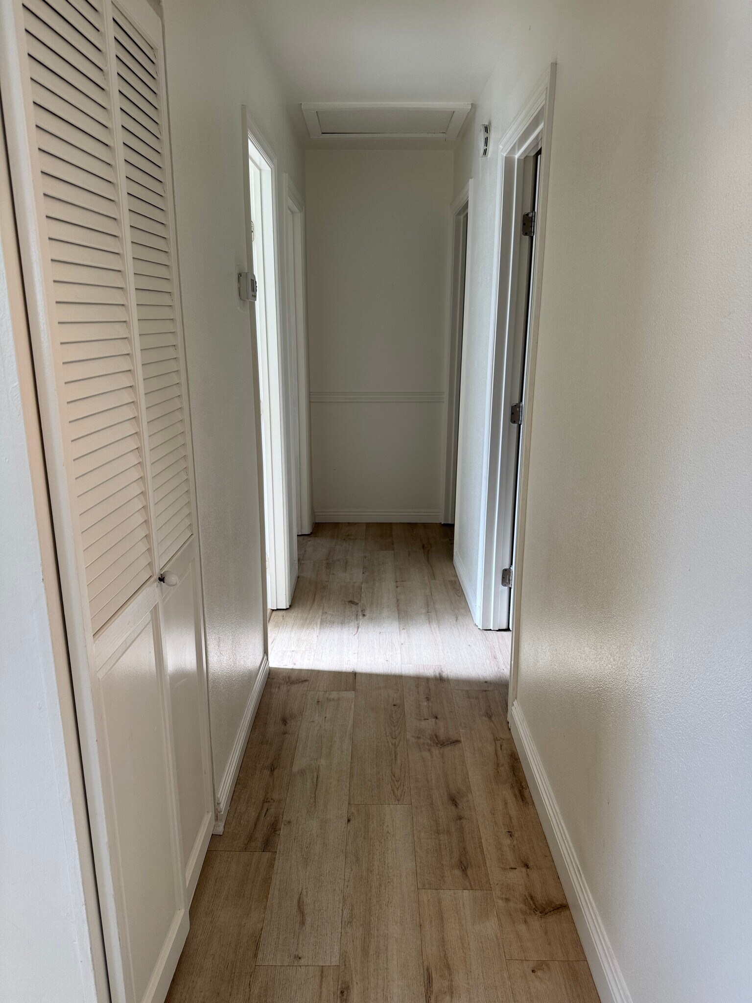 Building Photo - 1121 Calle Tulipan