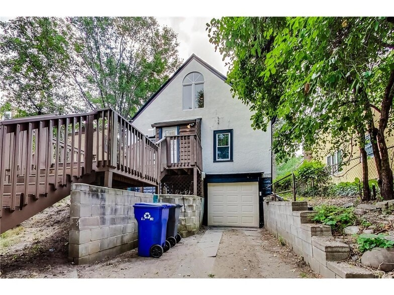 Building Photo - 564 Brimhall St