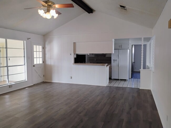 Building Photo - 322 Enchanted Way
