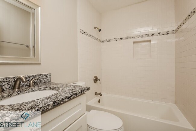 Building Photo - Charming 3 Bedroom in Nashville!