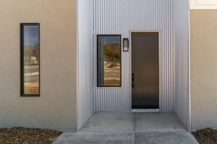 Building Photo - 3880 Bohr St