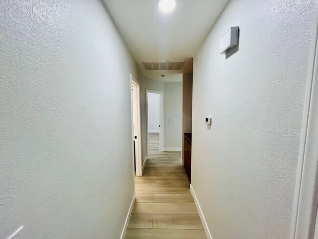 Building Photo - 1532 Michelle Ave