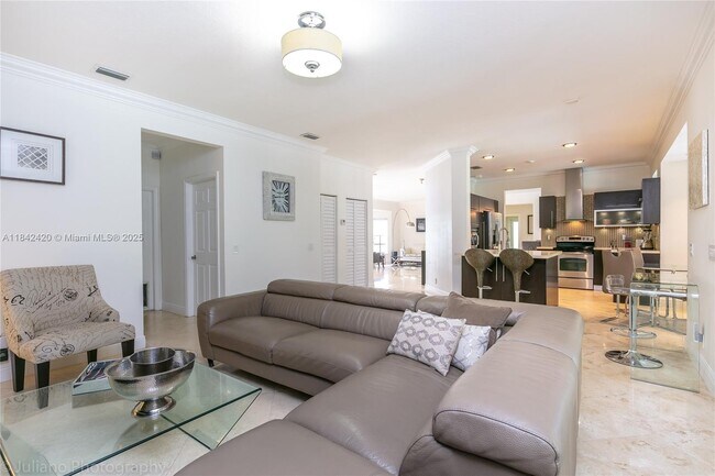 Building Photo - 2564 Jardin Ct