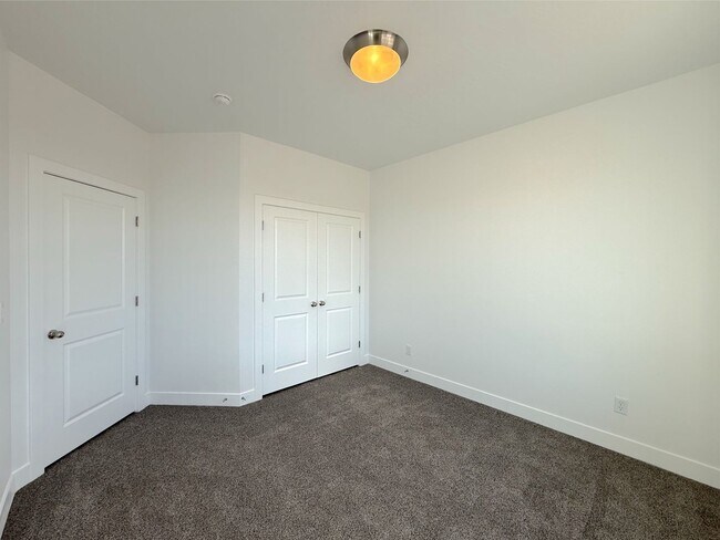 Building Photo - Brand New 3 bed, 2.5 Bath 1 car garage Townhome