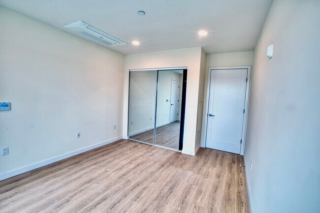 Building Photo - 14629 W Erwin St