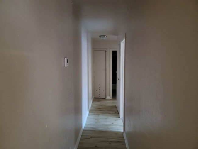 Building Photo - 1205 NW Taft Ave