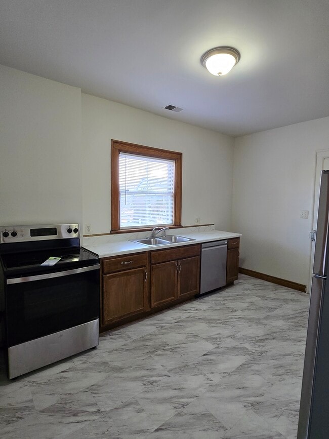 Building Photo - 4235 Trumbull