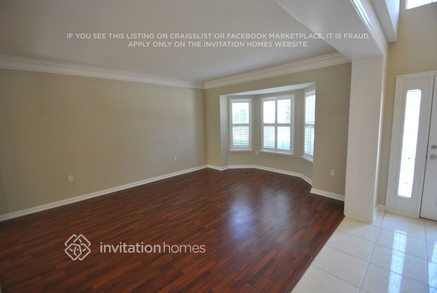 Building Photo - 8568 Glenbury Ct N