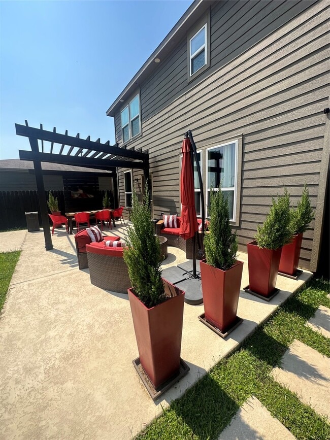 Building Photo - 5730 Pampus Prairie Rd