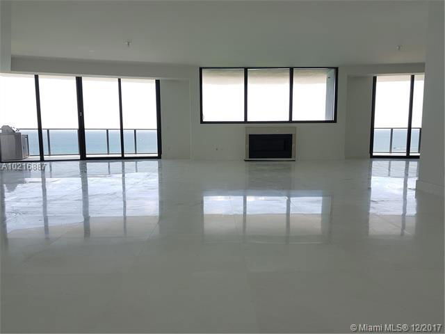 Building Photo - 18555 Collins Ave