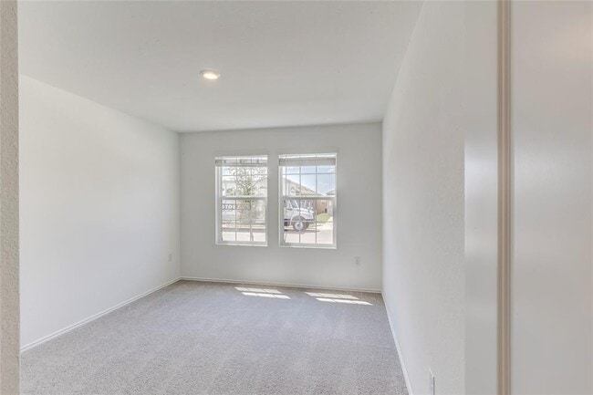 Building Photo - 105 Imola St