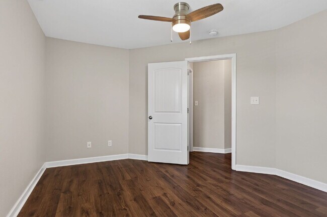 Building Photo - "Spacious 5-Bed featuring TWO PRIMARY SUITES with a beautiful backyard oasis in Norfolk!"