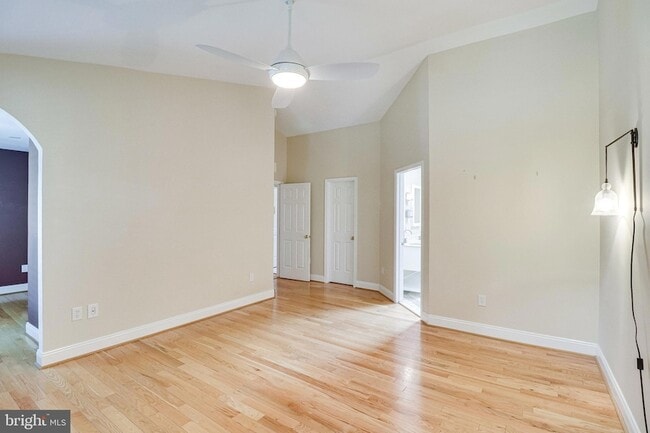 Building Photo - 6122 Bayliss Pl