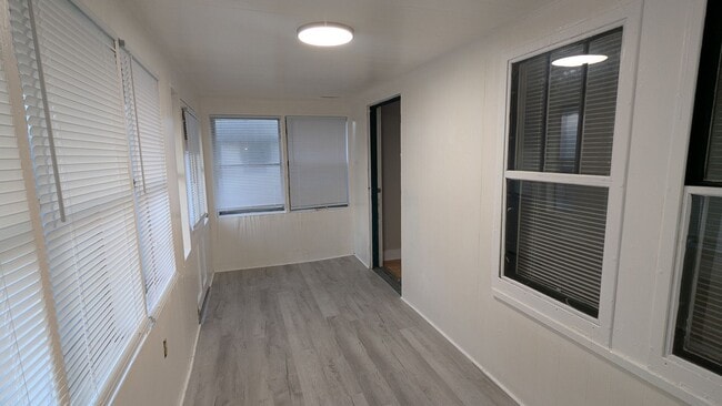 Building Photo - Charming 3-bedroom, 1.5-bathroom home located in the heart of Akron