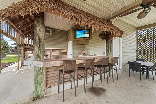 Building Photo - 21812 Frio Dr