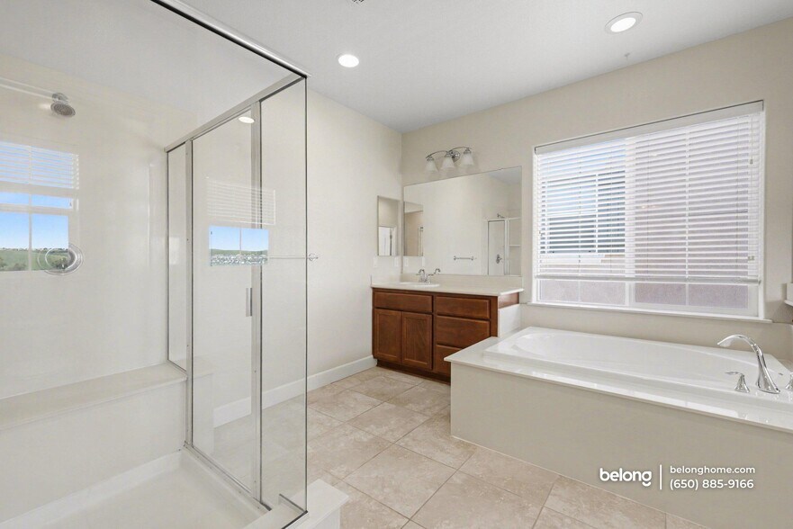 Building Photo - 6856 Syrah Dr