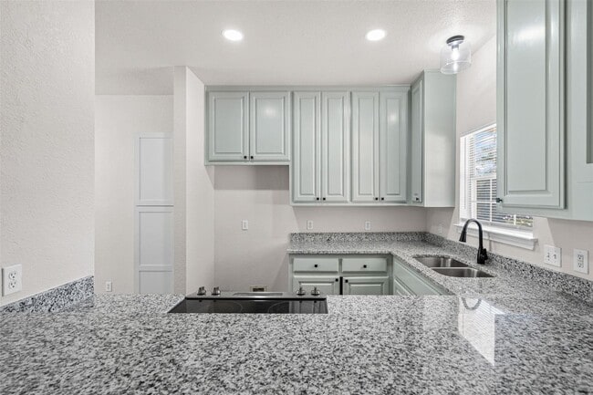 Building Photo - Charming Home In Weatherford