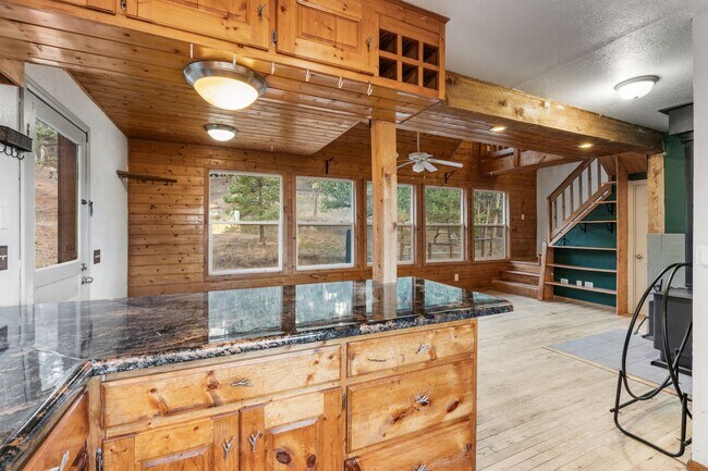 Building Photo - Florissant Home