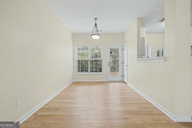 Building Photo - 2545 Walden Lake Dr