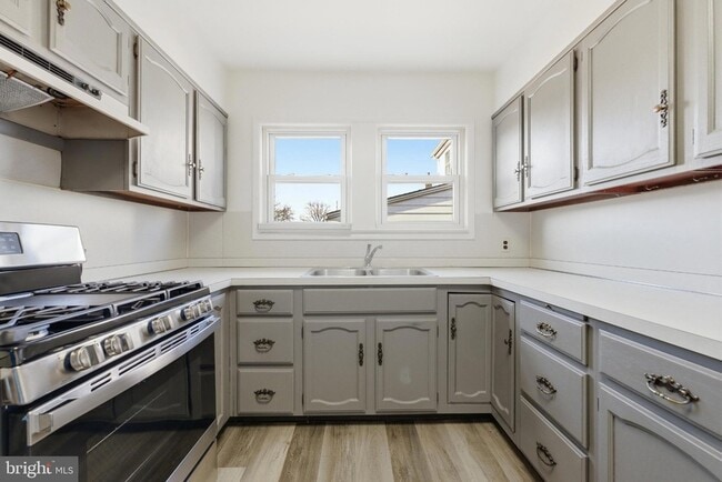 Building Photo - 140 Maddock Ave