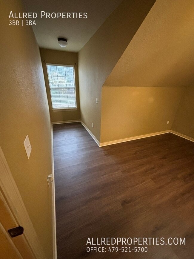 Building Photo - 52 S Ray Ave