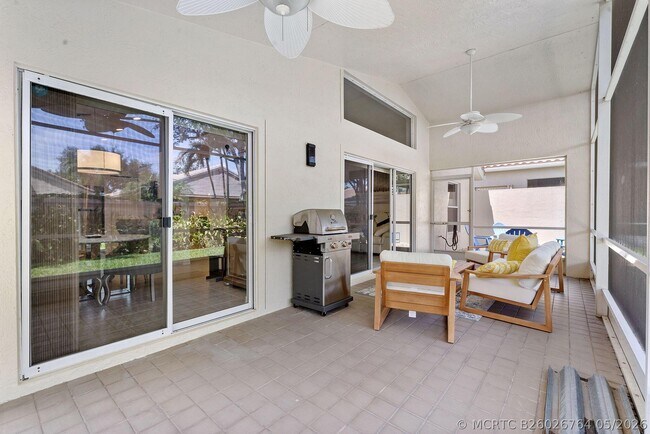 Building Photo - 6887 Viale Elizabeth