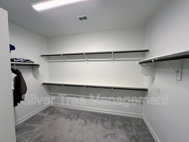 Building Photo - 1104 Pinnacle Ridge Rd