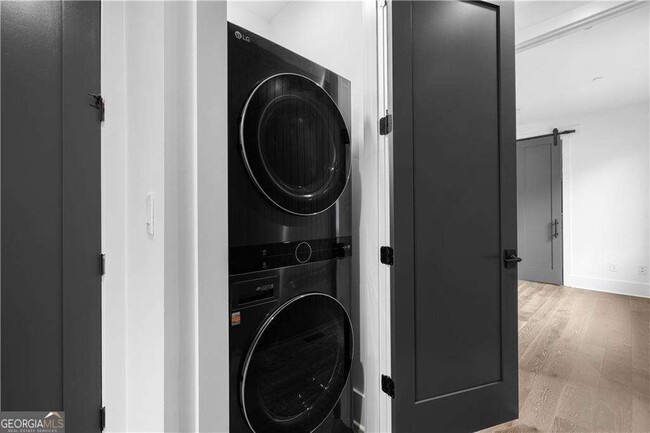 Building Photo - 255 High St