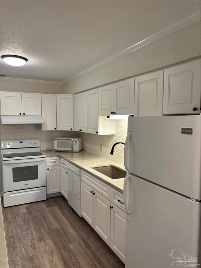 Building Photo - 4712 Huron Dr